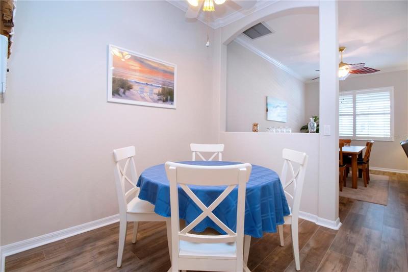 Eat-in breakfast area in the kitchen