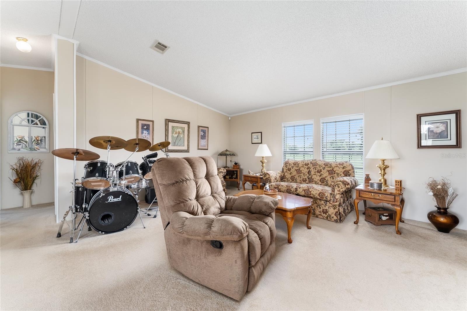 High ceilings, roomy living area