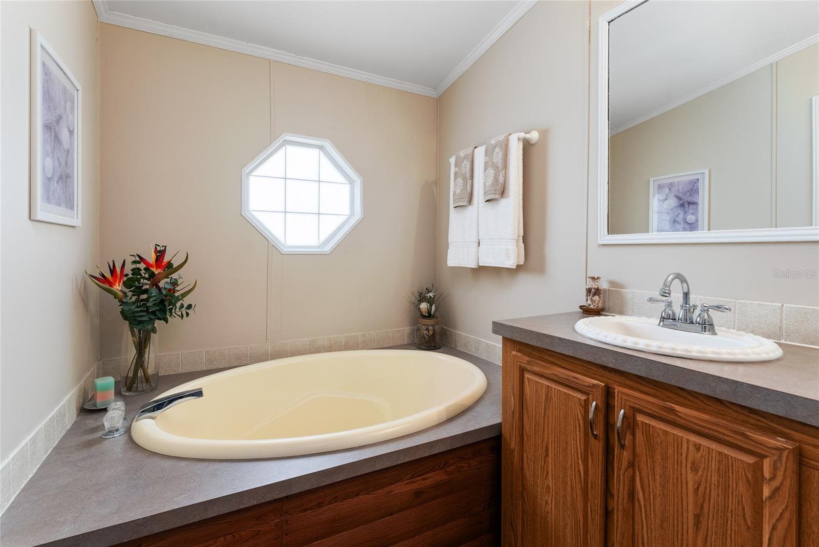 soaking tub