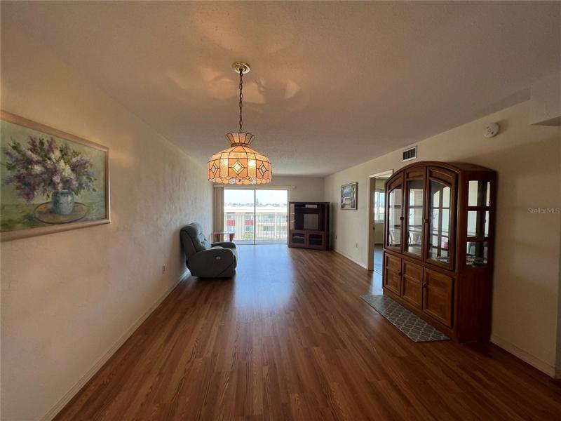 DINING ROOM/LIVING ROOM