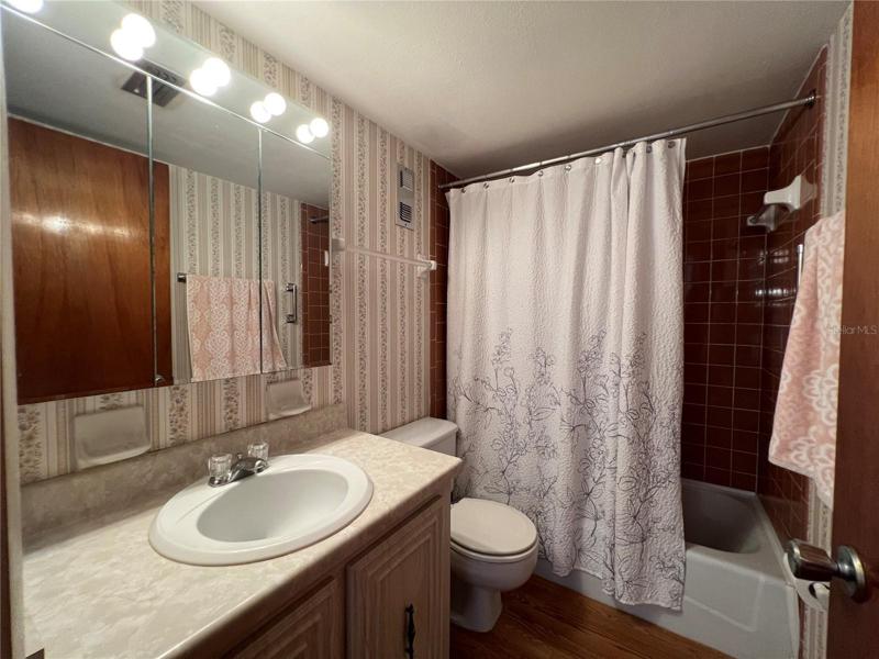 2ND BATHROOM