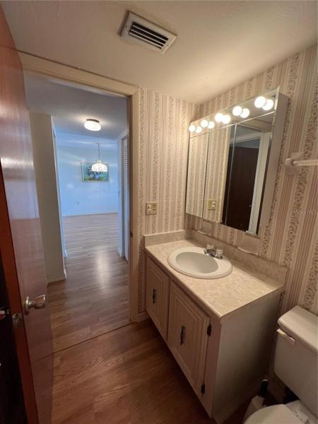 2ND BATHROOM