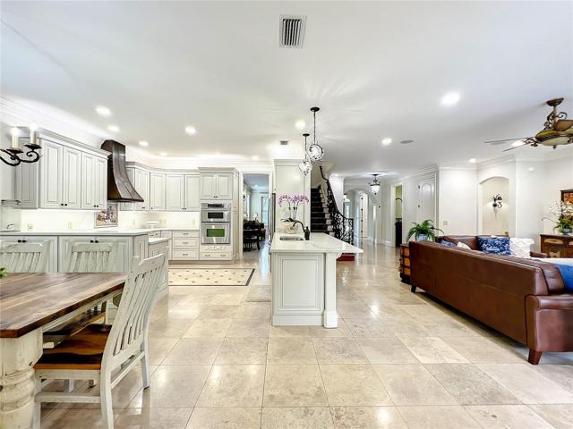 Kitchen Breakfast Bar