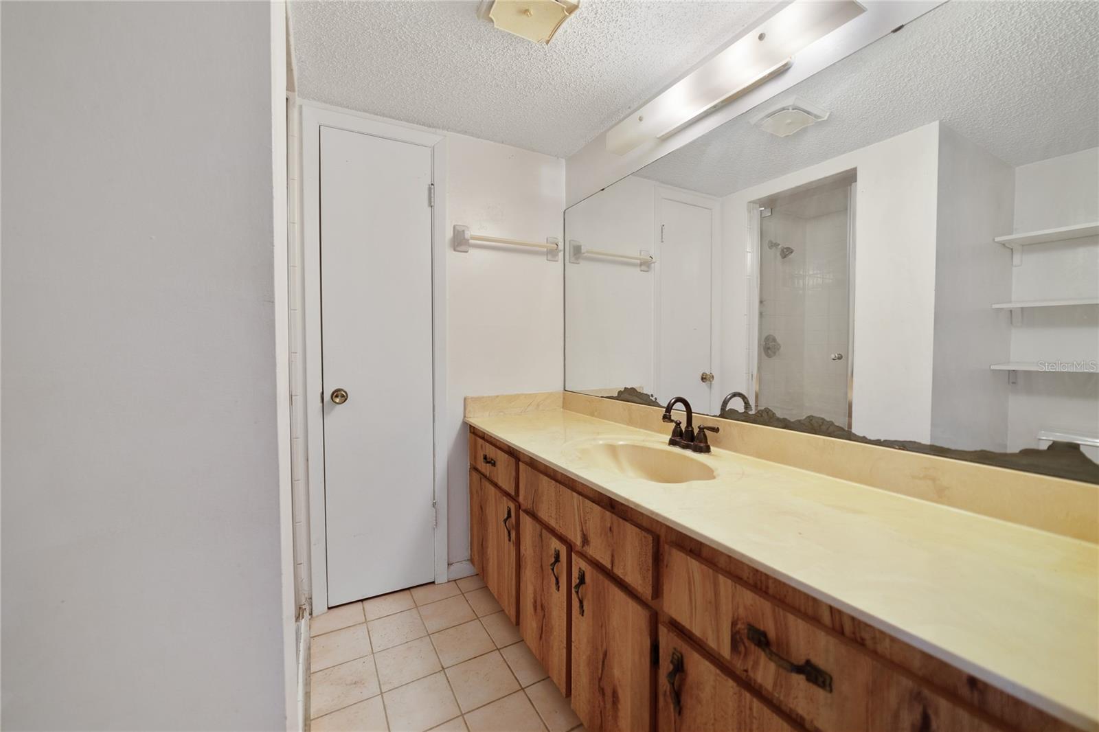 PRIMARY EN-SUITE BATH.