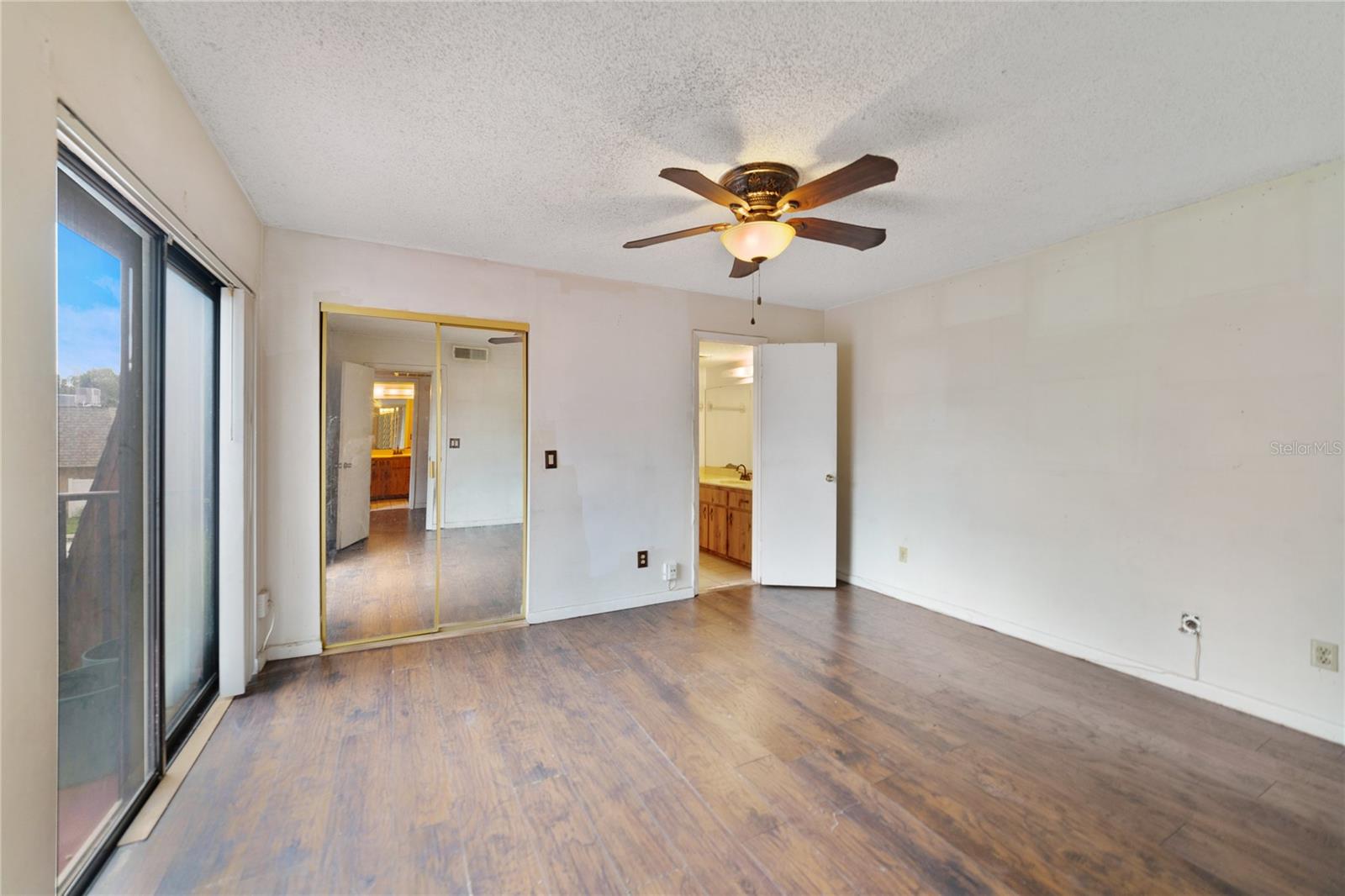 PRIMARY SUITE.