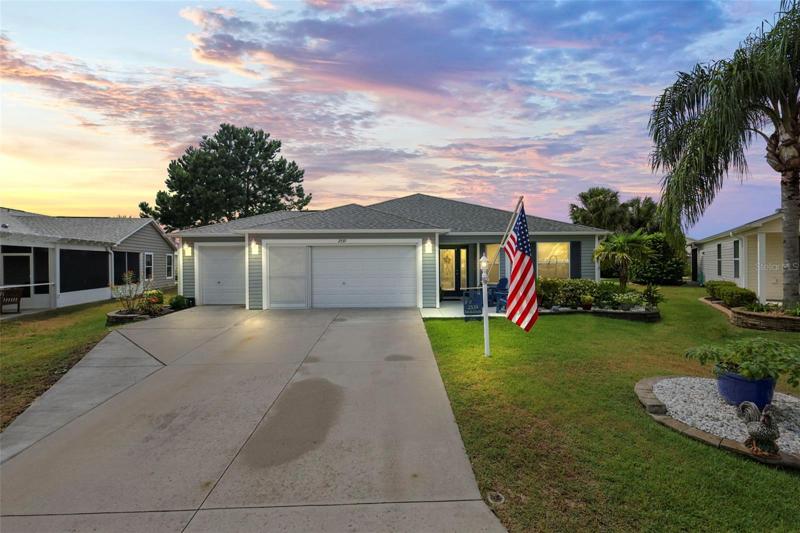 3/2 Seabreeze w/ 2 Car + Golf Car Garage in St James