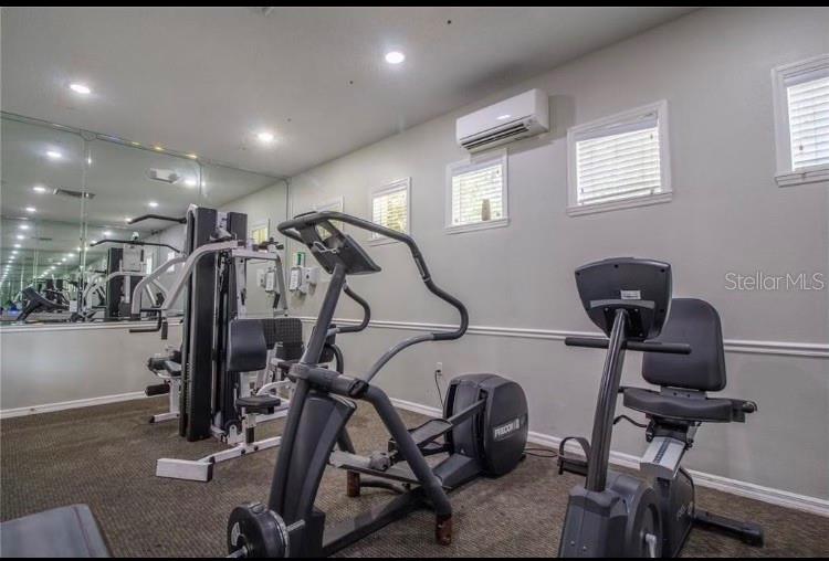 WORKOUT ROOM