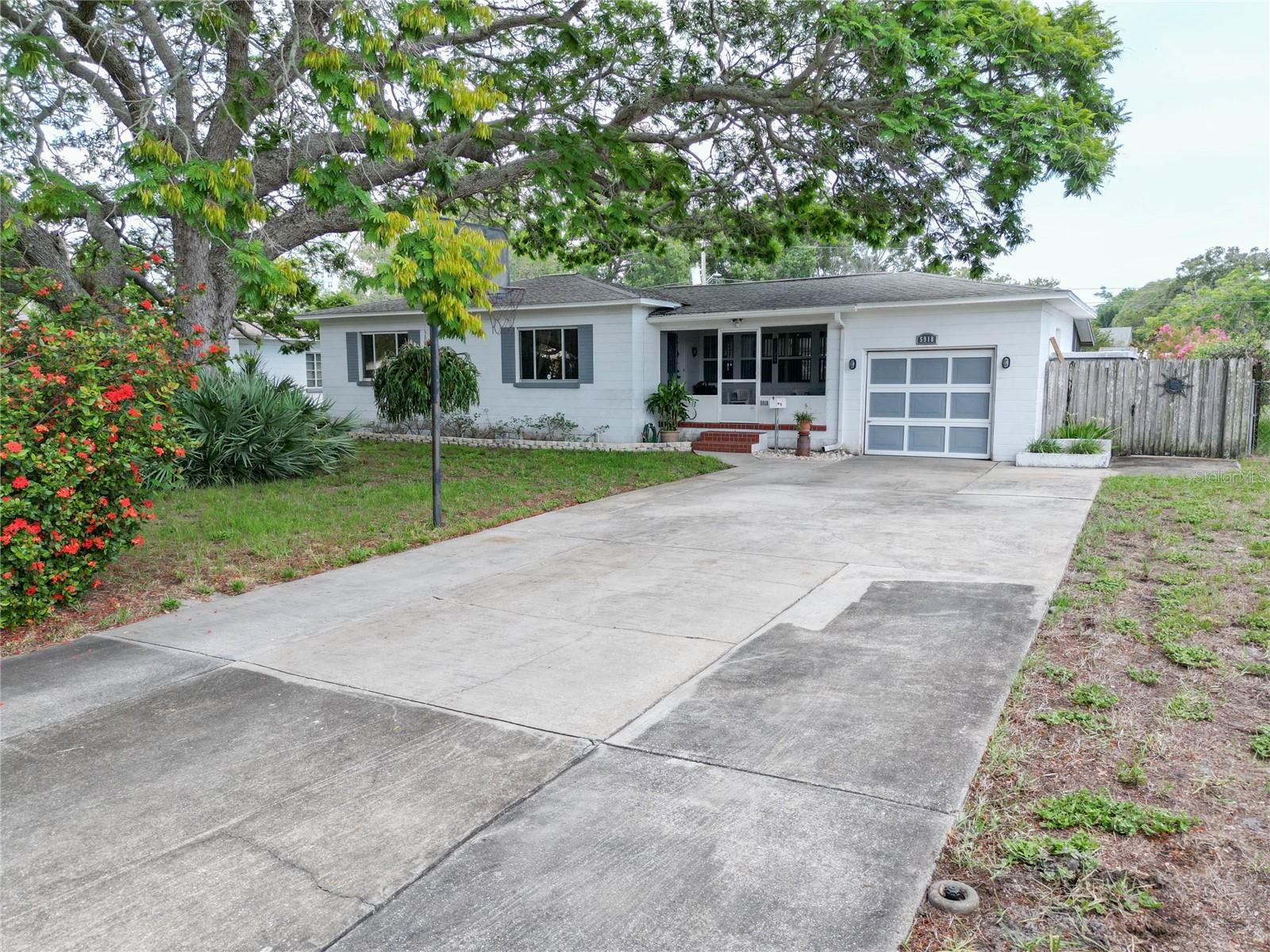 5918 4th Ave N - Spacious driveway that can accommodate at least 6 cars!