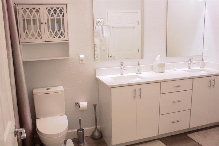 Guest br closet