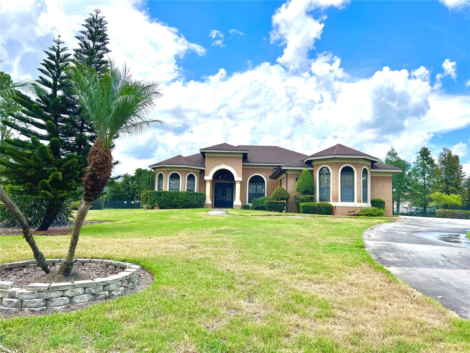 4BR/3BA Executive Dream home on an acre in small gated community