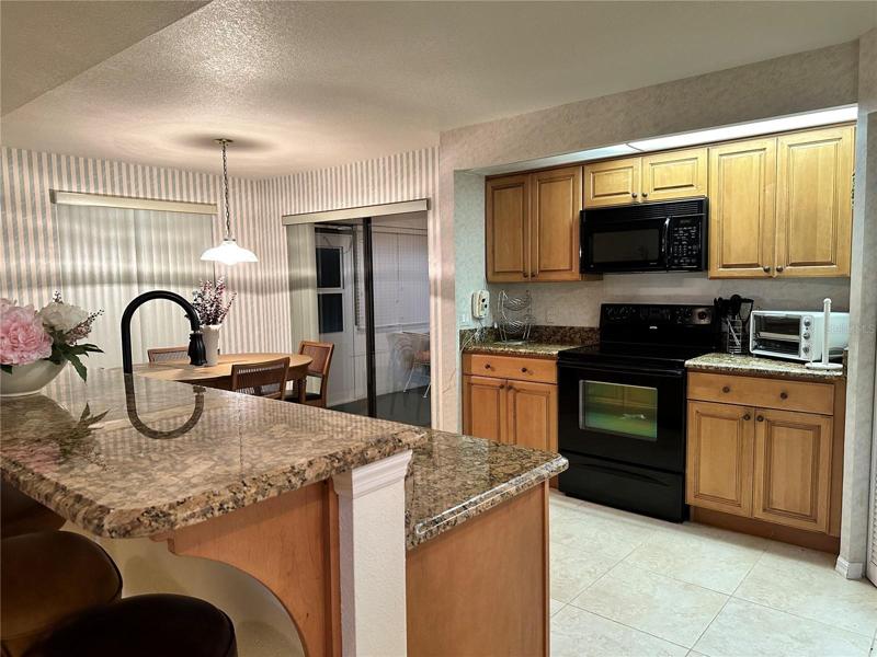 Kitchen, all soft-close