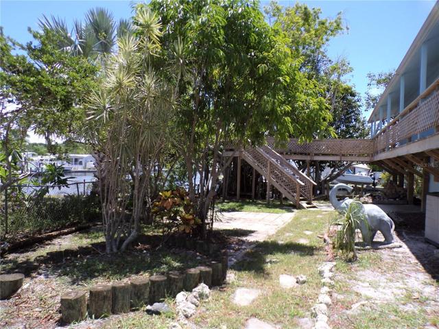 LEFT SIDE YARD