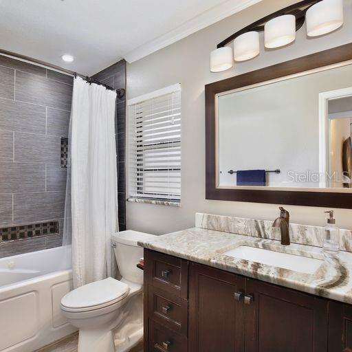 GUEST BATHROOM - BEAUTIFULLY TILED SHOWER/TUB