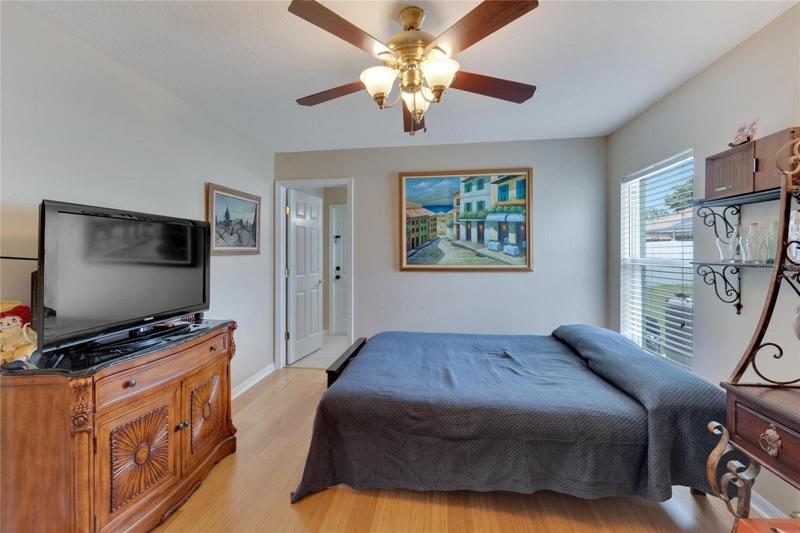 Bedroom with Private Bathroom
