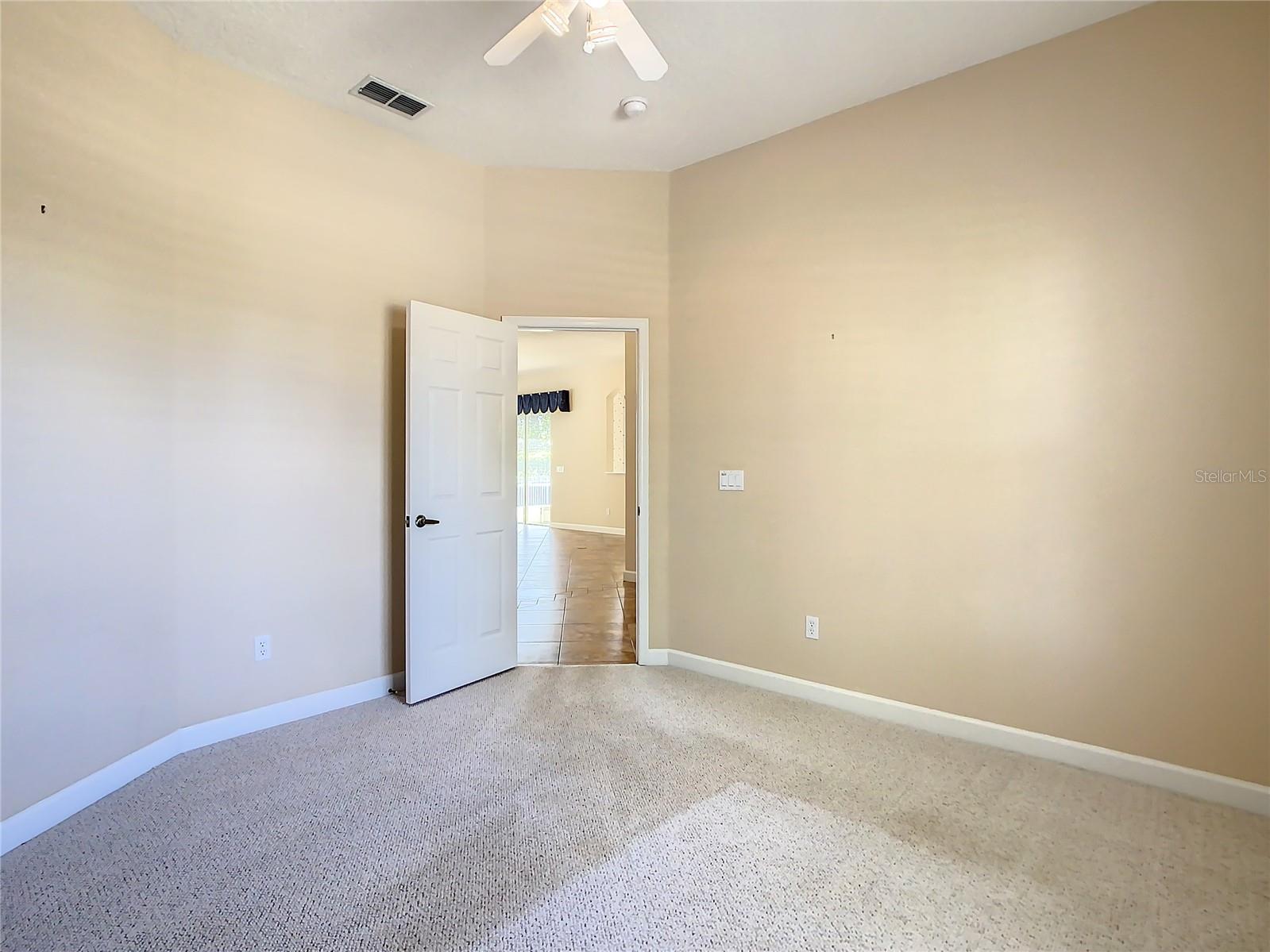 Office/den/guest room