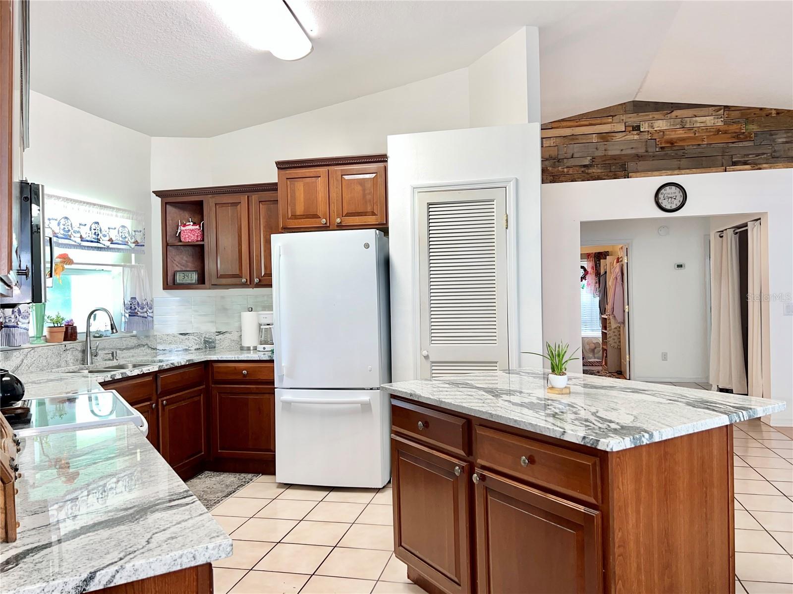 Kitchen - Closet Pantry