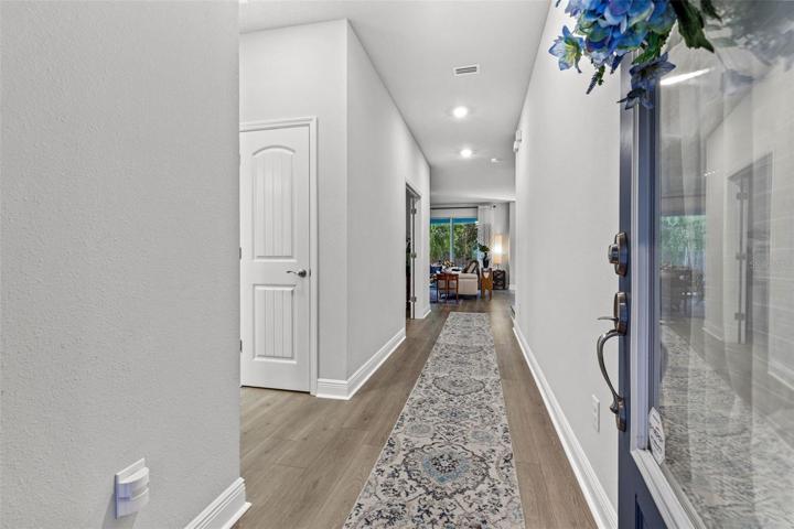 Foyer/hallway