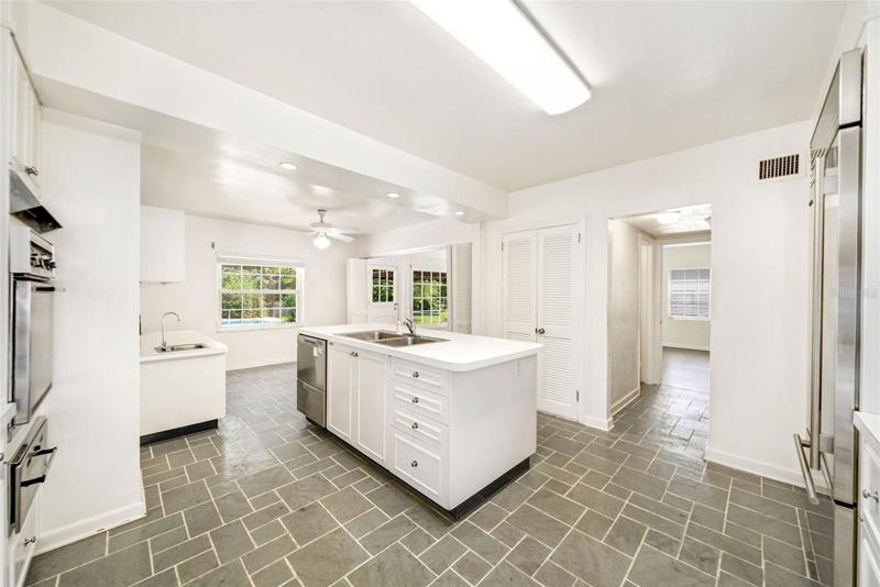 Large, bright kitchen.