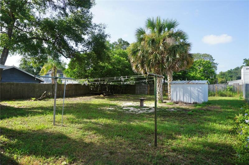 Fenced rear yard