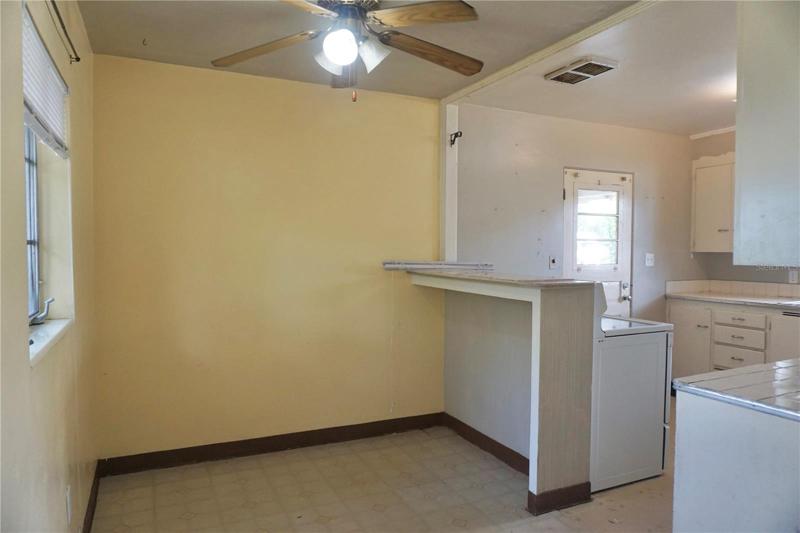 Dining area off kitchen