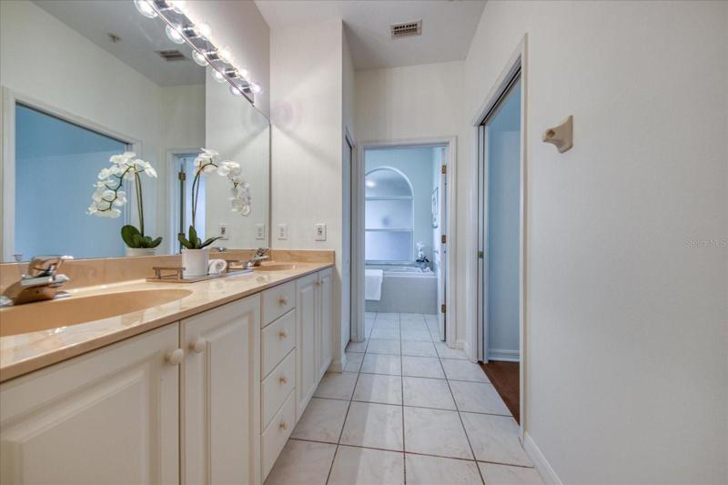 ensuite master bathroom