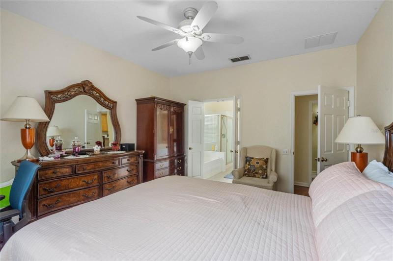 1st floor owner's suite