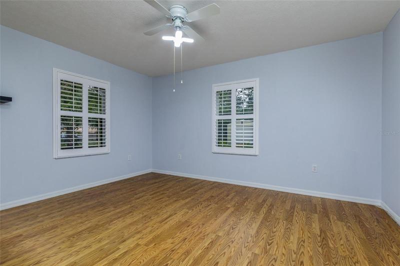 Guest Bed 1 with plantation shutters