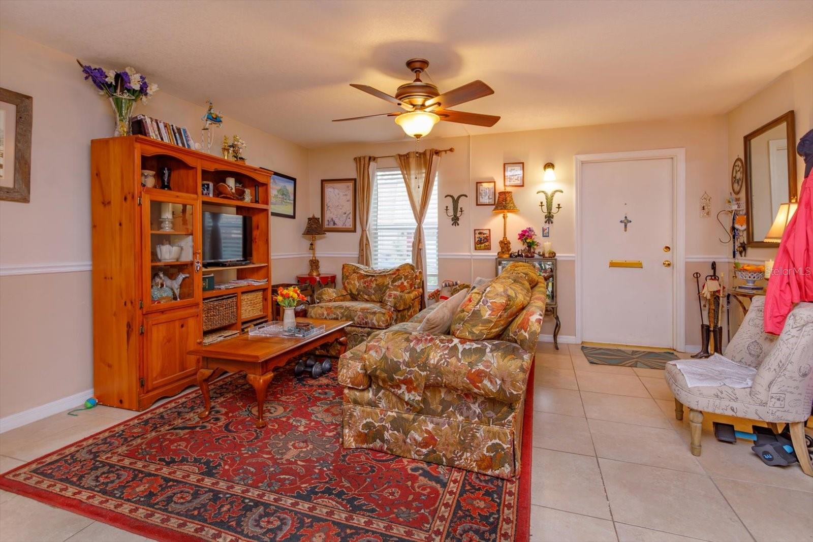 Living Room (2)