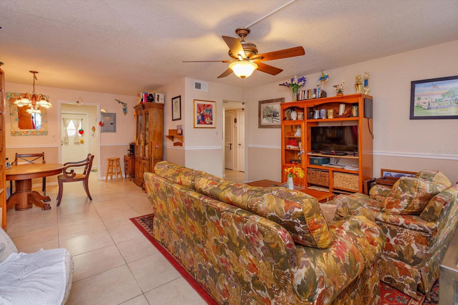 Living Room (3)