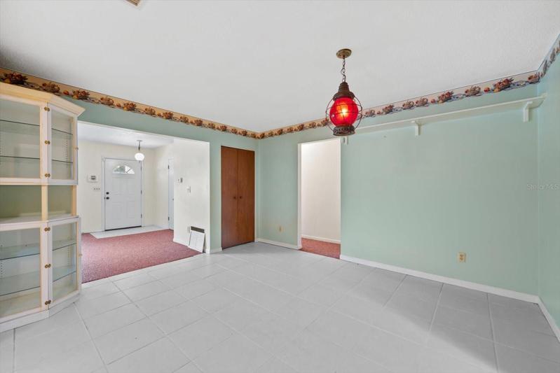 Eat-in area in kitchen