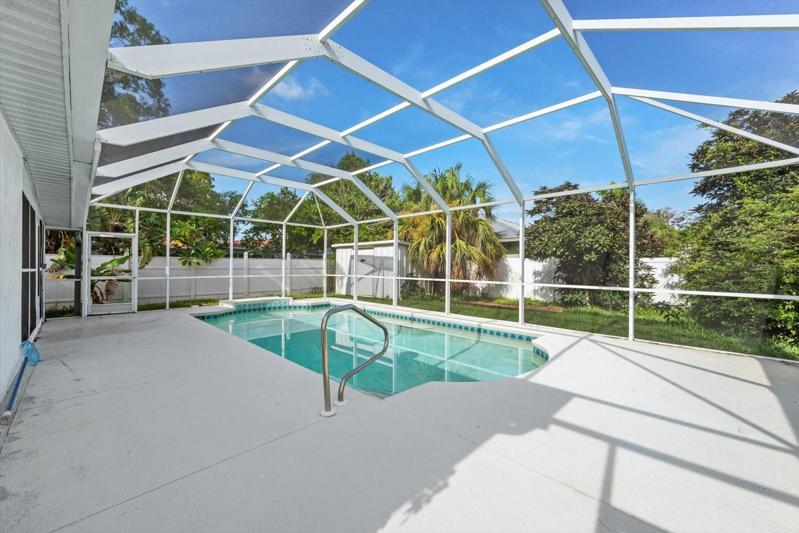 Pool, shed, backyard