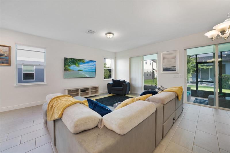 LIVING AREA.