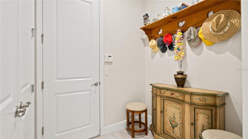 Foyer to the garage