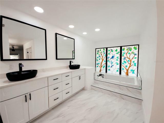 The En Suite Bath for the Owner's Retreat