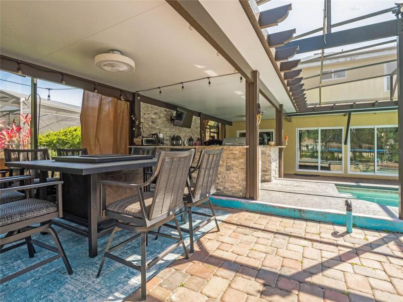 Outdoor Kitchen