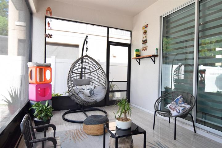 SCREEN PORCH