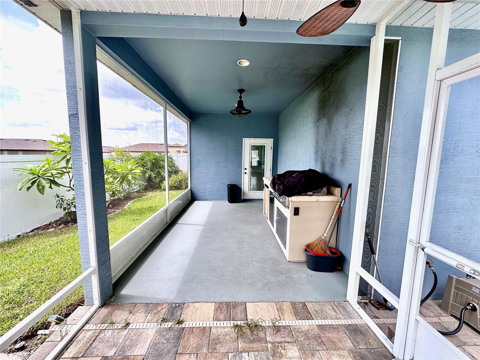 Screened-in Lanai