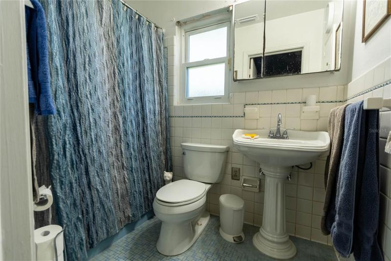 Shared Bath Bed2/Bed3