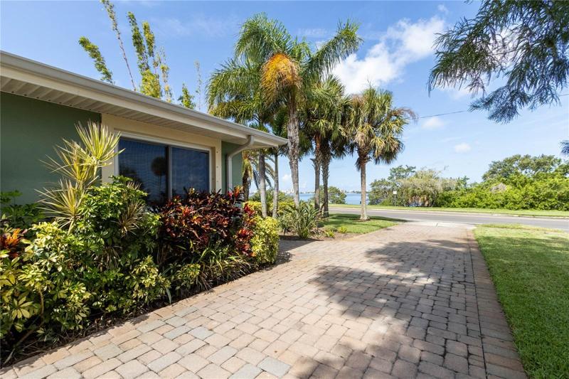 Drive Way