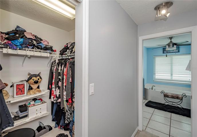 walk in closet plus ensuite bath off master