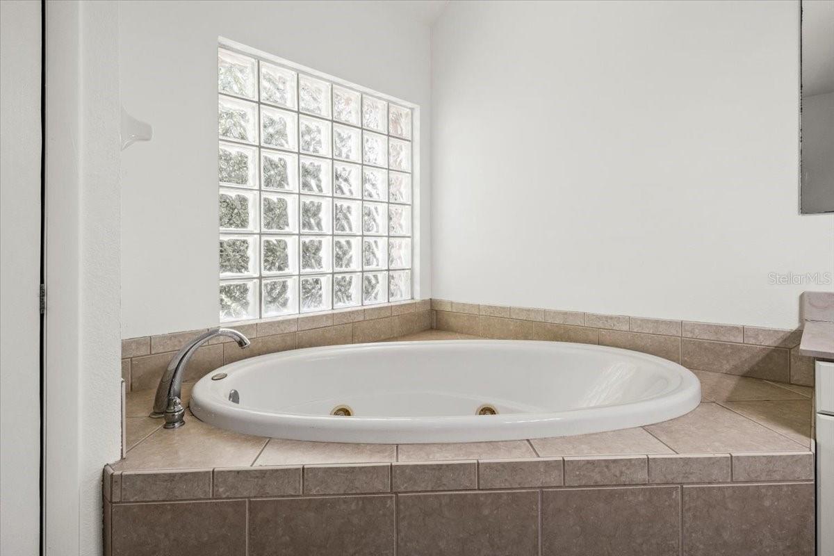 1st Floor Master Suite Bath