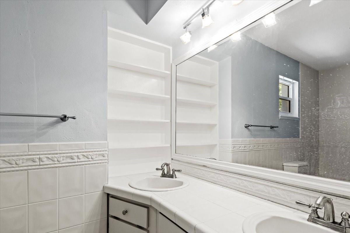 Upstairs Hallway Bath