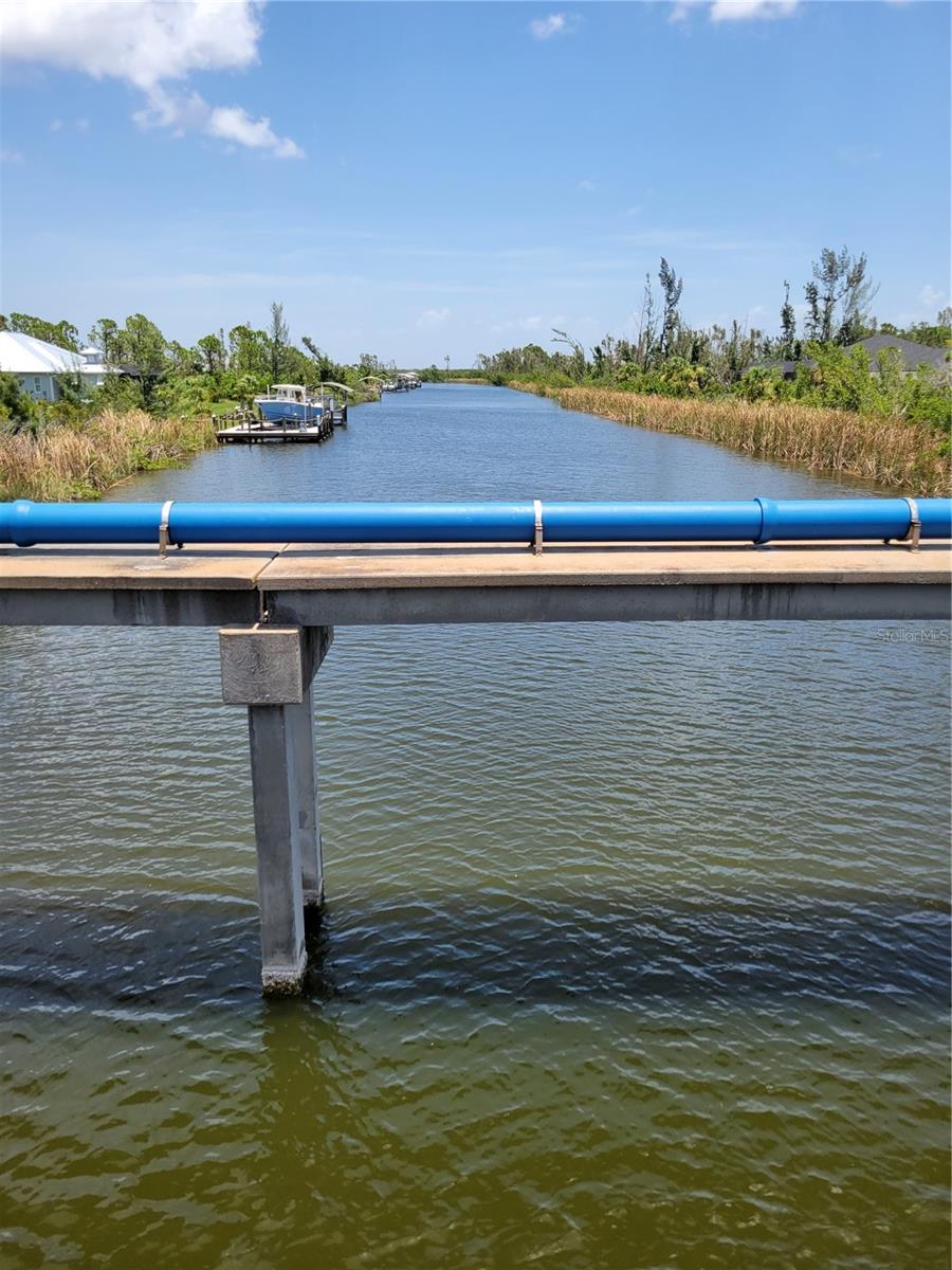 180ft. of waterfront with no bridges to open water