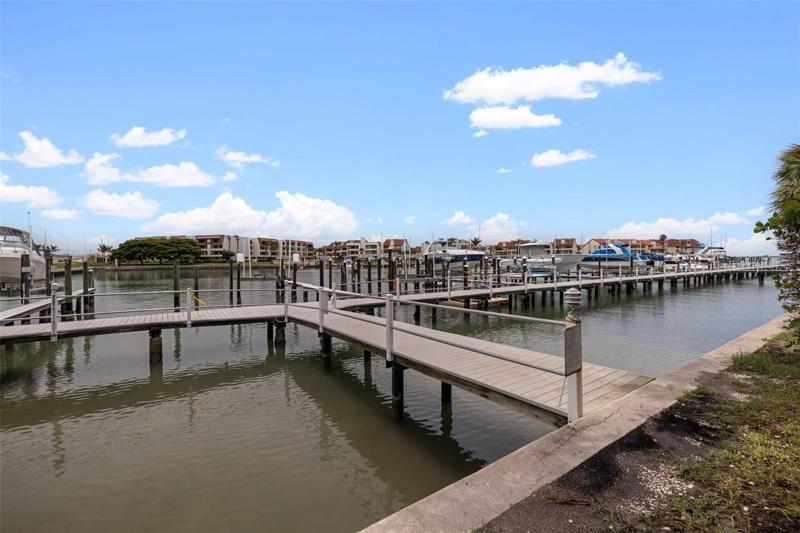 Docks