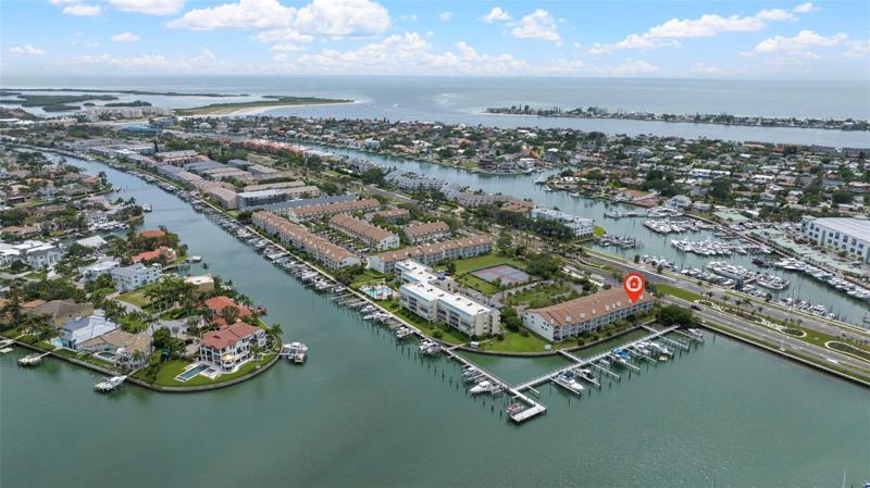 Tierra Verde with Grand Canal and Pass-a-Grille Pass/Gulf of Mexico