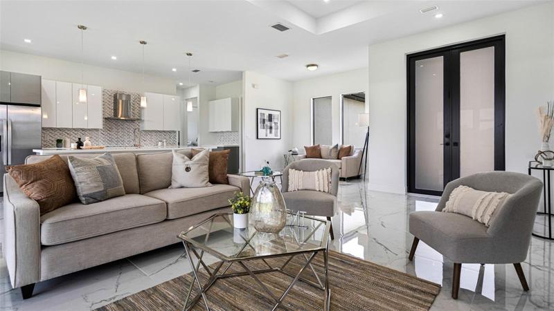 Living Room/Kitchen