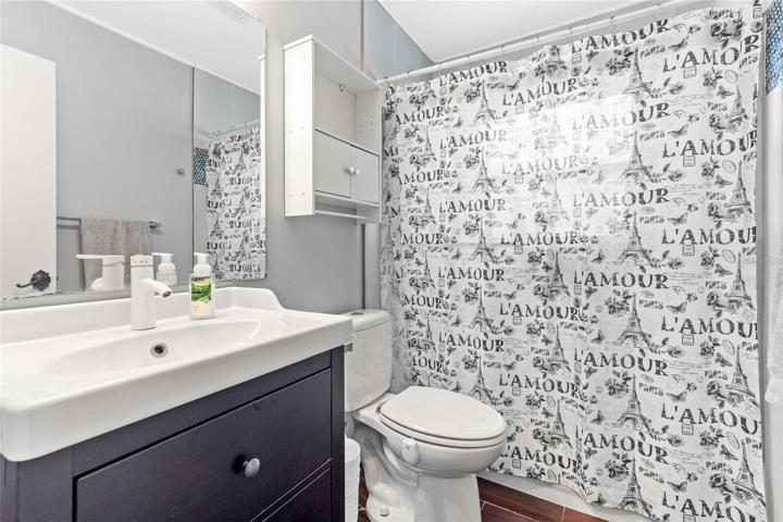 2nd Full bath-shower w/tub