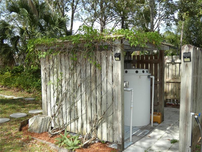 Well shed