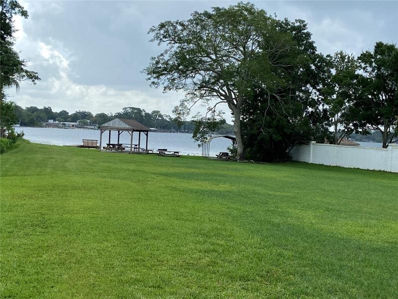 Community Waterfront Park