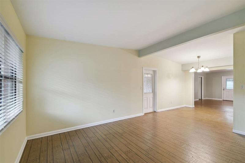 Front Spacious Living Room!